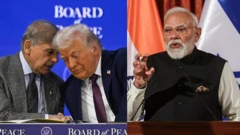 ਸ਼ਹਿਬਾਜ਼ ਸ਼ਰੀਫ ਅਤੇ ਟਰੰਪ ਦੀ ਤਸਵੀਰ ਅਤੇ ਭਾਰਤ ਦੇ ਪੀਐੱਮ ਨਰਿੰਦਰ ਮੋਦੀ ਦੀ ਤਸਵੀਰ