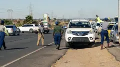Plus de rassemblement de plus de 50 personnes et plus de déplacements inter-urbains au Zimbabwe