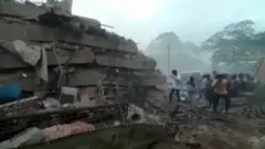 በሕንድ የተደረመሰው ሕንጻ