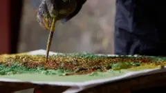 Картины из мусора