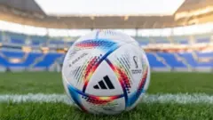 FIFA는 지난달 31일(한국시간) 공식 후원사 아디다스가 제작한 카타르 월드컵 공인구 '알 릴라'를 공개했다. '알 릴라'는 아랍어로 '여행'을 의미한다.