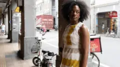 賈思敏與中國學生們討論種族歧視問題。