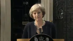 メイ新英首相「あなたのためにできることを何でも」　所信表明
