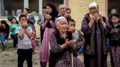 Можаро оқибатида ўз турар-жойларини ташлаб чиққан одамлар