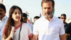 రాహుల్ గాంధీతో పూనమ్ కౌర్