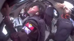 Первый туристический полет в космос Virgin Galactic