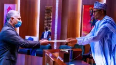 Shugaba Buhari ya bayyana sabbin jakadun wasu kasashe a Najeriya