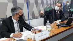 Omar Aziz discute com Roberto Dias na CPI