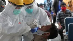 Pemeriksaan virus corona di Bogor.