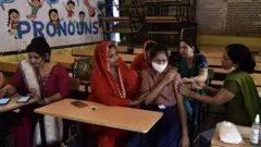 దిల్లీలో పెరుగుతున్న కోవిడ్ కేసులు