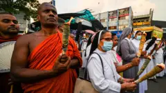විදුලිබිල අඩු කරන්නැයි මහා සංඝරත්නය ප්‍රමුඛ සර්ව ආගමික නායකයින්ගෙන් ආණ්ඩුවට දැඩි බලපෑම්