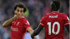 Sadio Mane ati MO Salah n waako lori papa