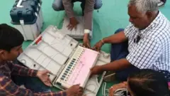 इव्हीएमचं प्रातिनिधीक छायाचित्र