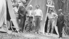 Miembros del Club Bohemio fotografiados a principios del siglo XX