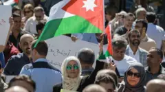 السلطات الأردنية تعتقل عشرات المعلمين وهيومن رايتس ووتش تعلق