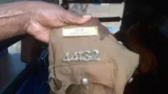 காயமடைந்த போலீஸ்காரர் அணிந்திருந்த சீருடை.