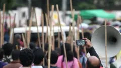 আতঙ্ক বা নিরাপত্তাহীনতা সহিংস মানসিকতার জন্য দায়ী।