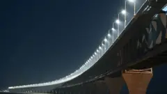 রাতের পদ্মা সেতু