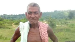 தனிஆளாக மண்வெட்டியால் வெட்டி, மூன்று கிலோமீட்டர் நீளமும், 5 அடி அகலமும், மூன்று அடி ஆழமும் கொண்ட ஒரு கால்வாயை லோங்கி உருவாக்கினார்.