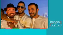 محمد رمضان مع الفنان الإسرائيلي عومير آدم والإعلامي الإماراتي حمد المزروعي
