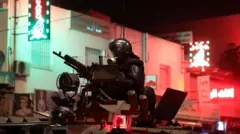 Güvenlik güçleri ile protestocular arasında çatışma çıktı.