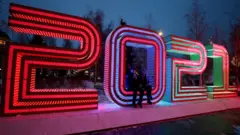Знак 2021 год в москоском паррке "Зарядье"