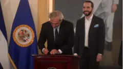Luis Porto firma un acuerdo con la CICIES
