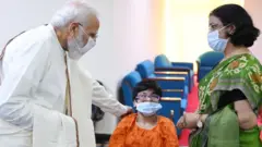 राम मनोहर लोहिया अस्पताल में प्रधानमंत्री नरेंद्र मोदी