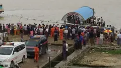 ၁၂ ဦးကို အသက်ရှင် ရက် ကယ်ဆယ်ထားနိုင်ခဲ့