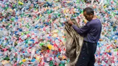 Hojjetaan Chaayinaa pilaastika addaan fo'aa jira