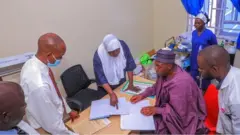 Gomina Zulum atawọn osisẹ eleto ilera