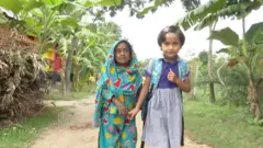 ক্ষুদ্রাকৃতি মা