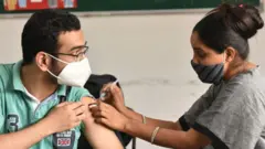 કોરોના રસી