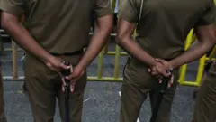 පොලිස් නිලධාරීන් දෙදෙනෙක්