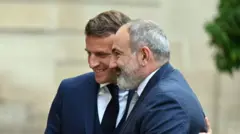 Макрон і Пашинян