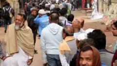 নির্বাচনী ব্যবস্থা ও বহুদলীয় অবস্থান, নাগরিক অধিকার, সরকারে সক্রিয়তা, রাজনৈতিক অংশগ্রহণ, এবং রাজনৈতিক অংশগ্রহণ - এসব মানদণ্ডে প্রতিবেদন তৈরি করে ইকোনমিস্ট ইন্টেলিজেন্স ইউনিট।