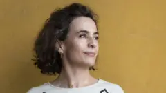 Nuria Barros