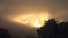 الجيش الإسرائيلي يشن هجوماً برياً وجوياً عنيفاً على قطاع غزة