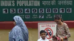 ভারতের মুম্বাইতে একটি 'পপুলেশন ক্লক'