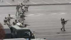 현재까지 군경의 무력 진압으로 시위대와 진압 군경 가운데 수십명이 사망했다