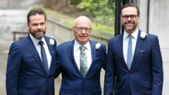 Lachlan, Rupert y James Murdoch
