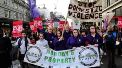Londra'da düzenlenen bir protesto gösterisi