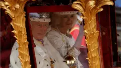 ဘက်ကင်ဟမ် နန်းတော် အပြန်