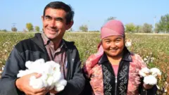 Жиззах вилояти ҳокимлиги сайтидаги бу сурат "Ғайрат, шижоатингизга балли, бахмалликлар!" сарлавҳали мақолага илова қилинган