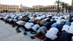 ادای نماز عید در عربستان سعودی