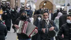 افزایش تلفات کرونا در خوزستان در یک هفته؛ مسئولان می‌گویند مردم رعایت نمی‌کنند