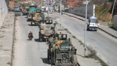 TSK konvoyu Cumartesi günü İdlib'e doğru ilerledi.