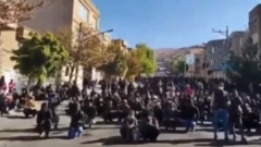 تحصن روز ۲۸ آبان معترضان در مهاباد