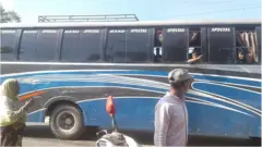 রোহিঙ্গা শরনার্থীদের নিয়ে চট্টগ্রামে যাচ্ছে বাসগুলো।