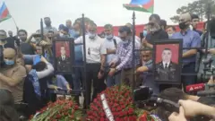 Tovuz döyüşlərində həlak olan Azərbaycan Ordusunun yüksək rütbəli zabiti, general-mayor Polad Həşimov iyulun 15-də II Fəxri Xiyabanda dəfn olunub.